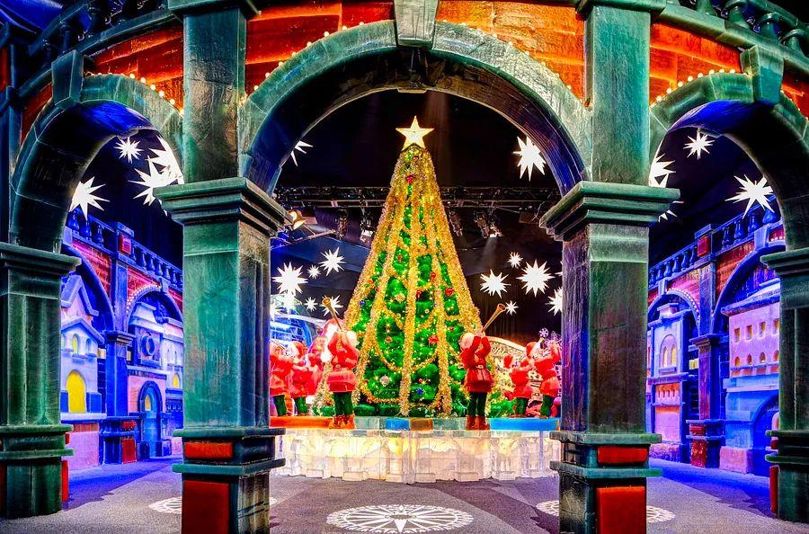 Cover Image for Holiday cheer is here: Get your tickets now for Ice! at Gaylord Hotels