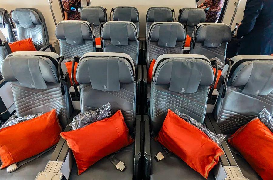 Cover Image for Is it worth opting for Singapore Airlines' premium economy on the Airbus A350?