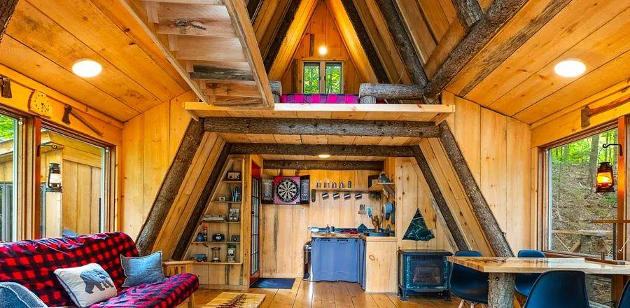 Cover Image for 15 Charming Vermont Airbnbs for Your Perfect Northern Getaway