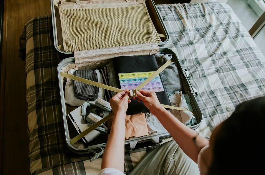 Cover Image for Everything you should know about traveling with medications
