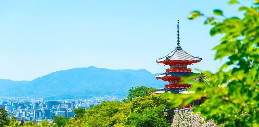 Cover Image for 7 Destinations Where Your Dollar Goes the Furthest for Travelers