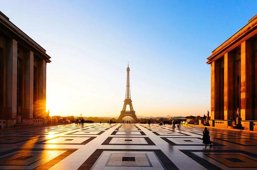 Cover Image for The Paris Summer Olympics aren't driving a significant travel spike to France