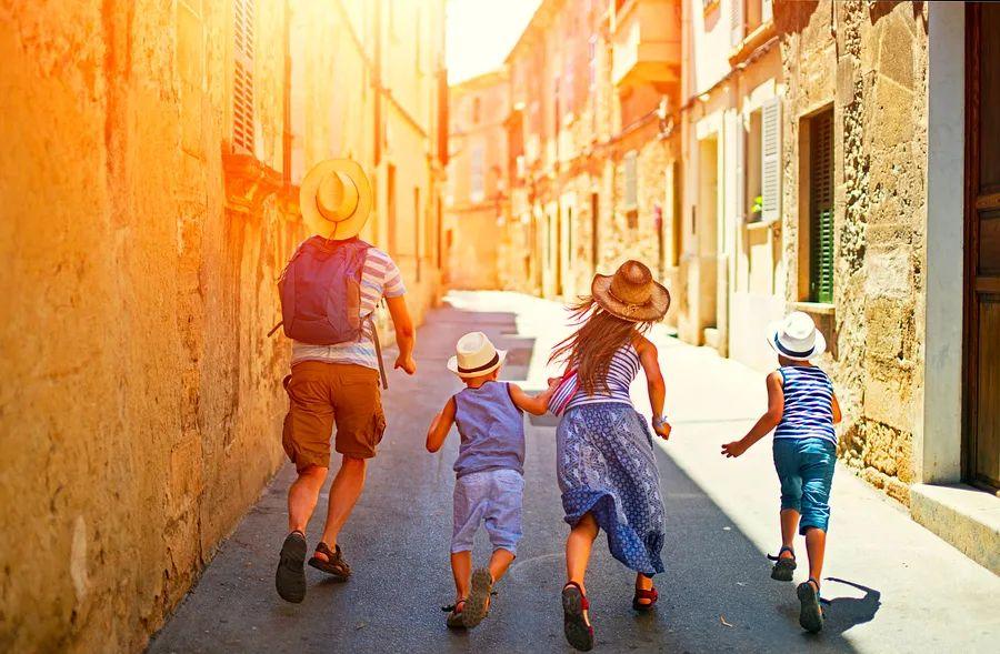 Cover Image for 7 Amazing European Spots for Family Vacations