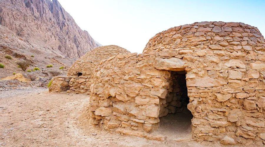 Cover Image for Abu Dhabi's Ancient Archaeology: Unearthing the Timeless Treasures of the Arabian Desert