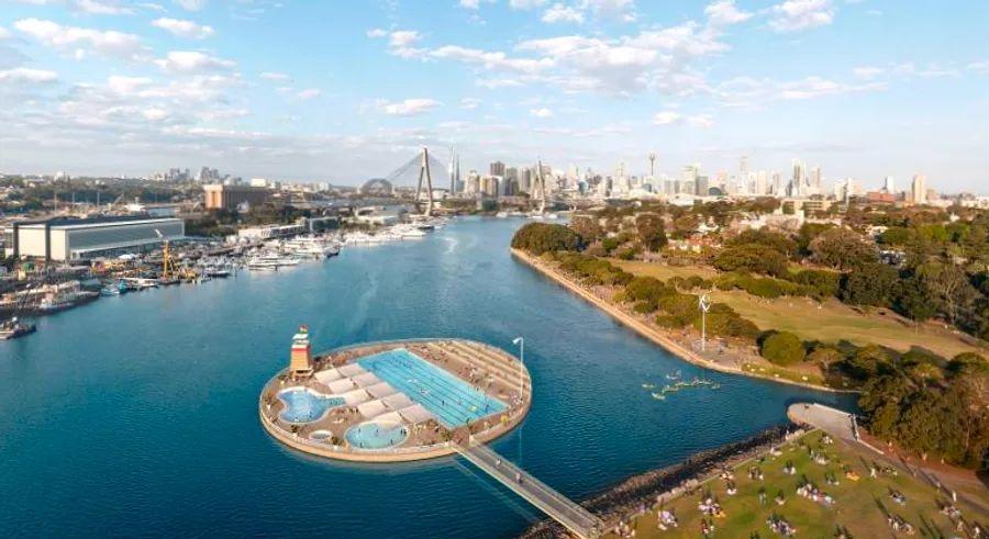 Cover Image for Sydney's mayor unveils plan for a swimmable harbor