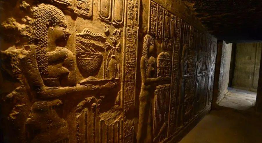 Cover Image for Ancient 4,400-year-old tomb unearthed in Egypt