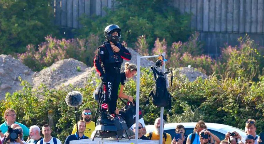 Cover Image for Franky Zapata, France’s Flyboard champion, failed to complete his ambitious attempt to fly across the English Channel