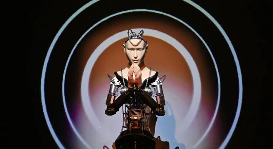Cover Image for An android priest is reshaping the future of Buddhism