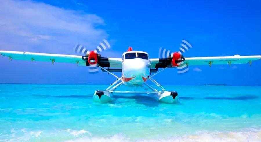 Cover Image for Soaring with the barefoot pilots of the Maldives