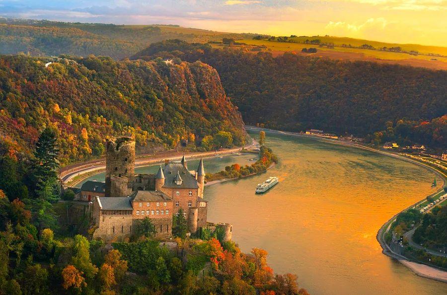 Cover Image for AmaWaterways vs. Viking: Which river cruise line suits your travel style?