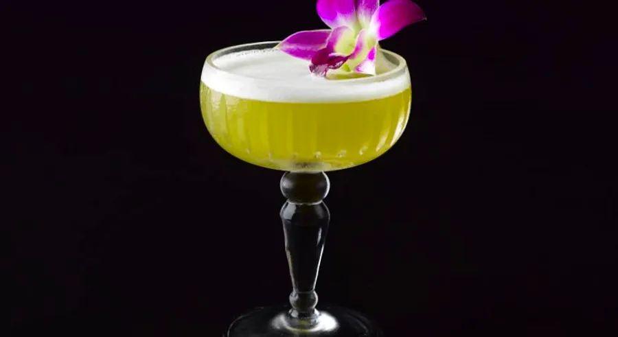 Cover Image for The Best Cocktail Bars in Singapore