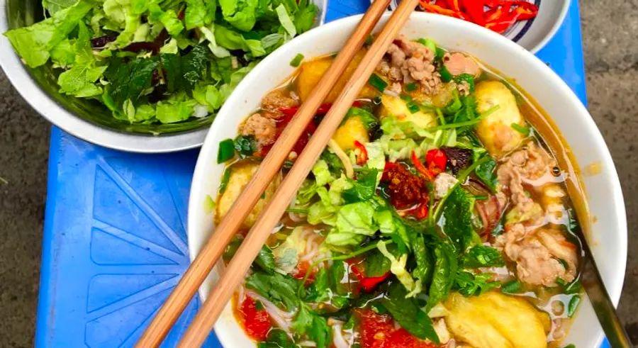 Cover Image for Beyond Pho: 5 Essential Dishes Every Hanoi Traveler Should Taste