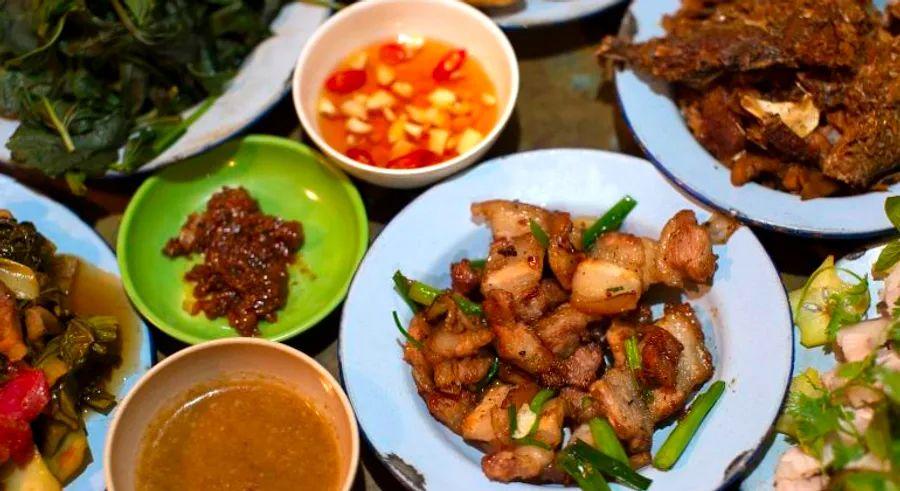 Cover Image for Hanoi restaurant brings history to life with nostalgic dishes and vintage decor
