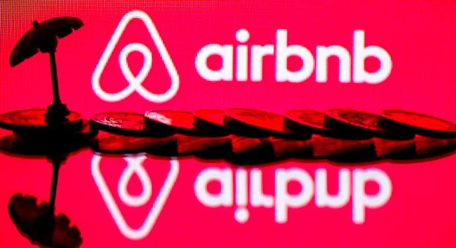 Cover Image for Airbnb broadens its response to the coronavirus crisis, hosts express frustration, Vrbo remains unchanged