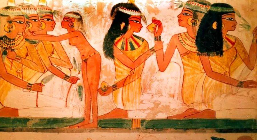 Cover Image for A long-lost Egyptian temple, built for King Ptolemy IV, has been uncovered after 2,200 years.