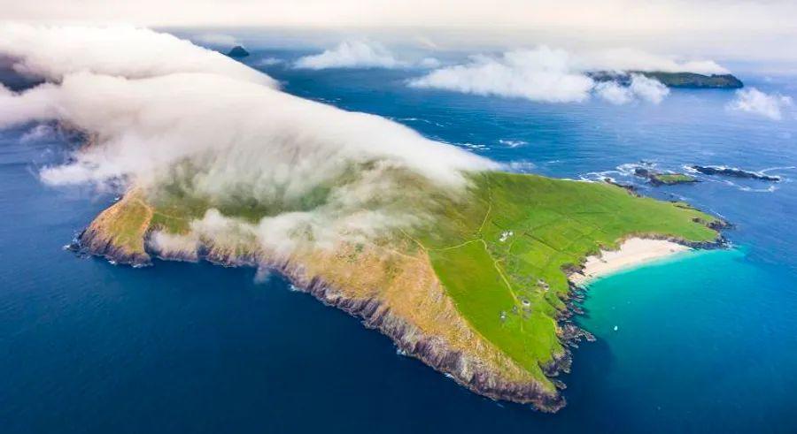 Cover Image for The Emerald Isles: Discover Ireland's Most Stunning Islands