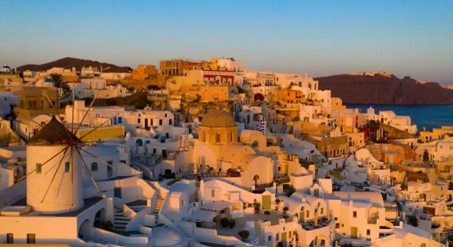 Cover Image for Greece welcomes Covid-free travelers