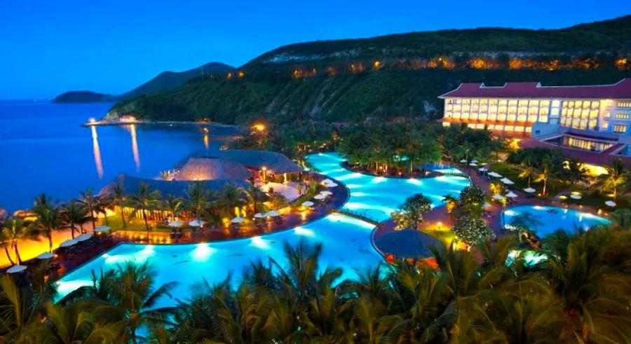 Cover Image for Top 9 Beach Resorts in the South China Sea