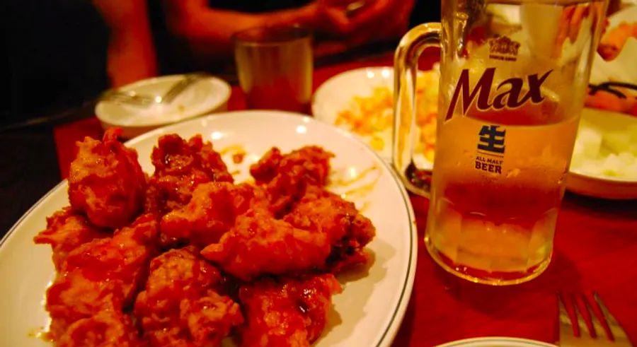 Cover Image for Look out, KFC! Korean fried chicken (and beer) is here