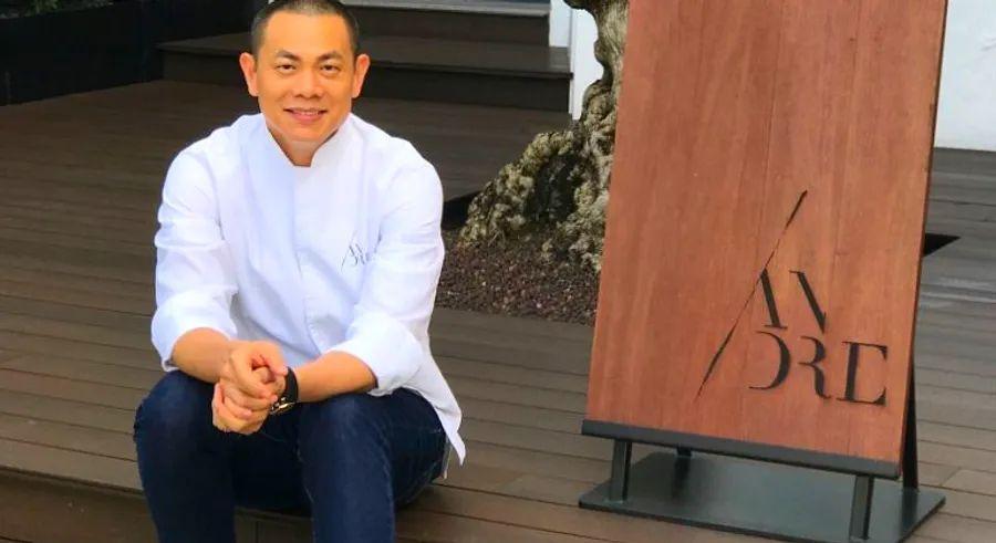 Cover Image for Restaurant Andre, one of Singapore's top dining destinations, has announced it will return its Michelin stars and close its doors.