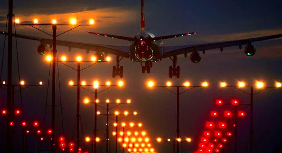 Cover Image for Which airport in the Los Angeles area is the best for your flight?