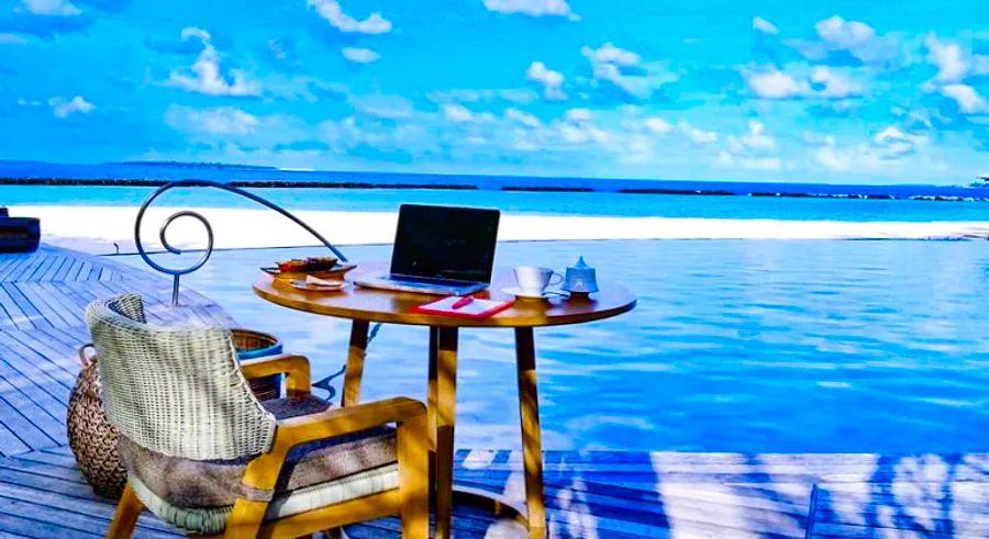 Cover Image for Maldives resort introduces a $23,250 exclusive remote work package | Dinogo