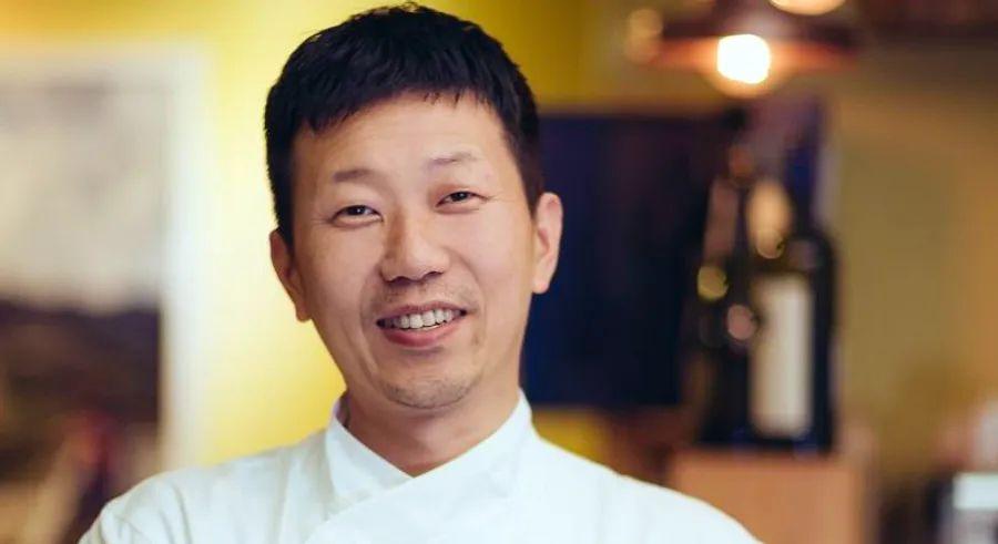 Cover Image for Seoul chef Eo Yun-gwon is suing the Michelin Guide for listing his restaurant without his consent.