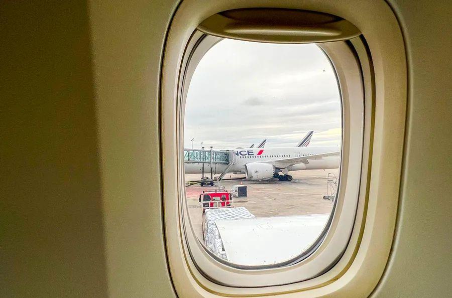 Cover Image for Hurry! Fly Air France business class to Paris for just 100K miles round-trip