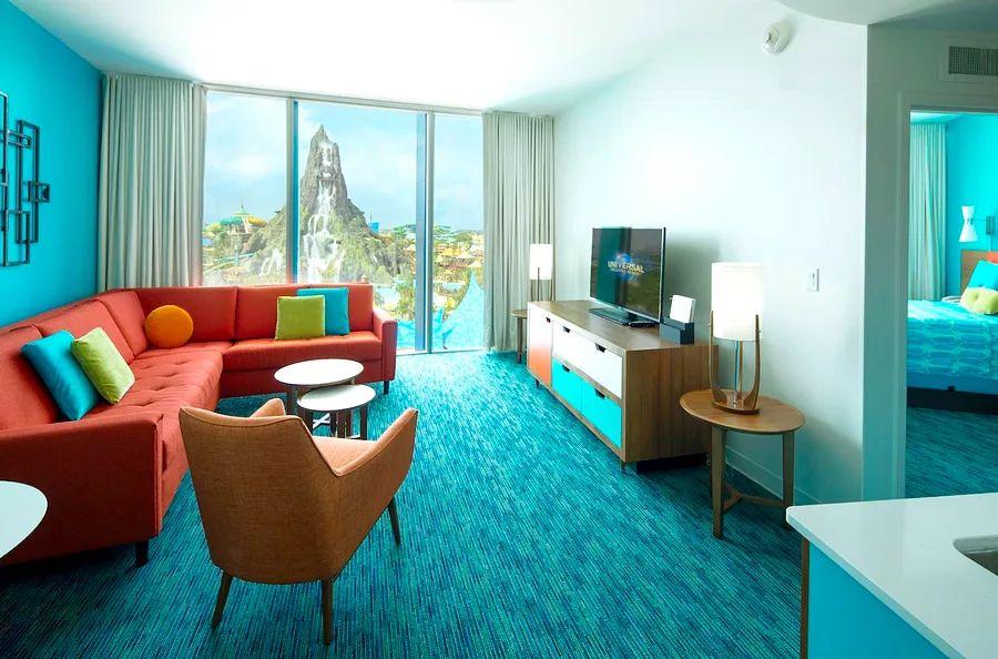 Cover Image for From roller coasters to room service: Discover how Universal Orlando's hotels helped turn it into one of the top vacation spots.