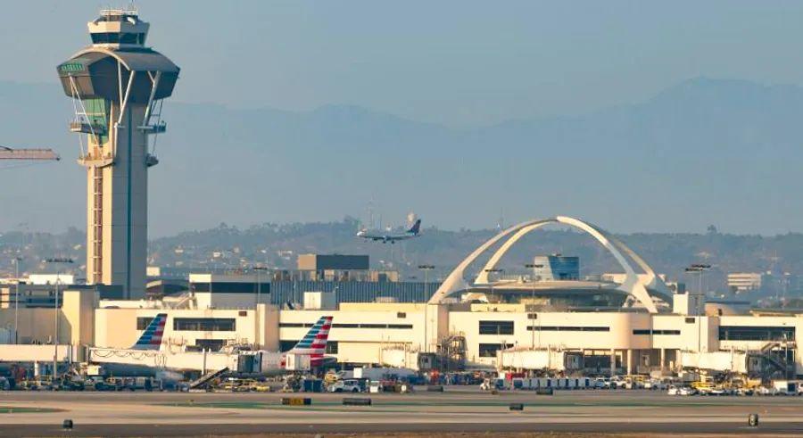 Cover Image for Is the Mysterious ‘Jetpack Man’ Back Near LAX?