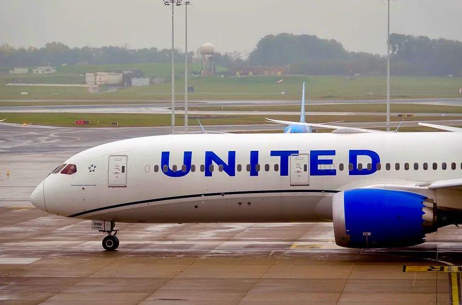 Cover Image for Collect MileagePlus miles through United's network of airline, hotel, and credit card partners
