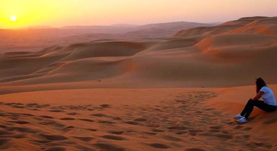 Cover Image for Abu Dhabi's most sought-after getaway: Qasr Al Sarab meets the vast desert expanse