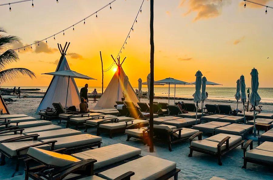 Cover Image for A Boutique Beachfront Escape in Mexico: Mystique Holbox by Royalton Review