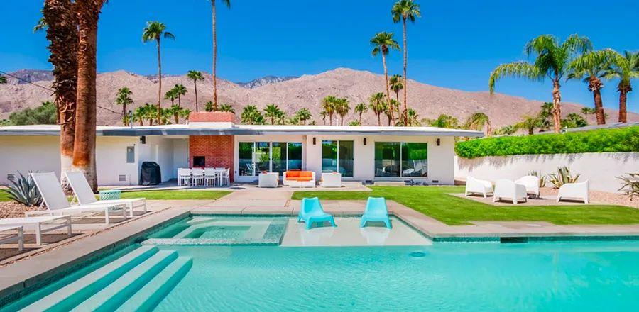 Cover Image for 10 Trendy Airbnbs in Palm Springs