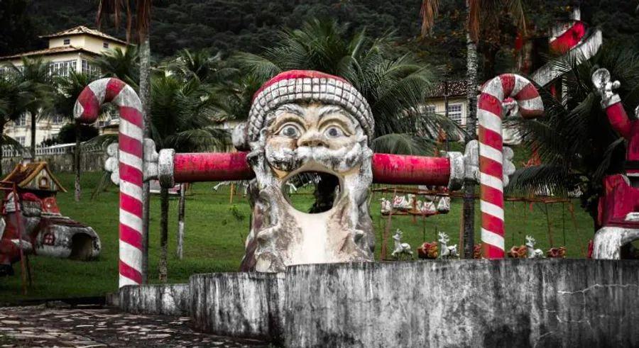 Cover Image for Exploring Brazil’s deserted Santa-themed amusement park