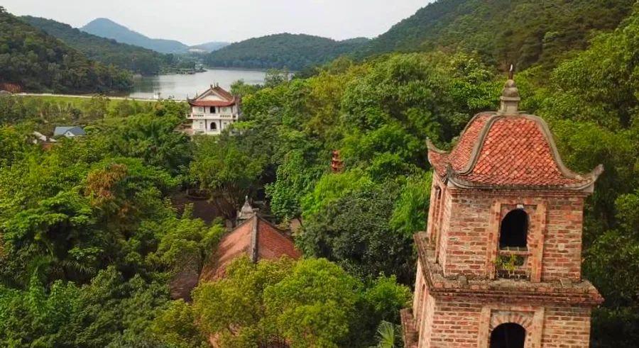 Cover Image for Thanh Chuong Viet Palace: The Heart of Hanoi's Cultural Legacy