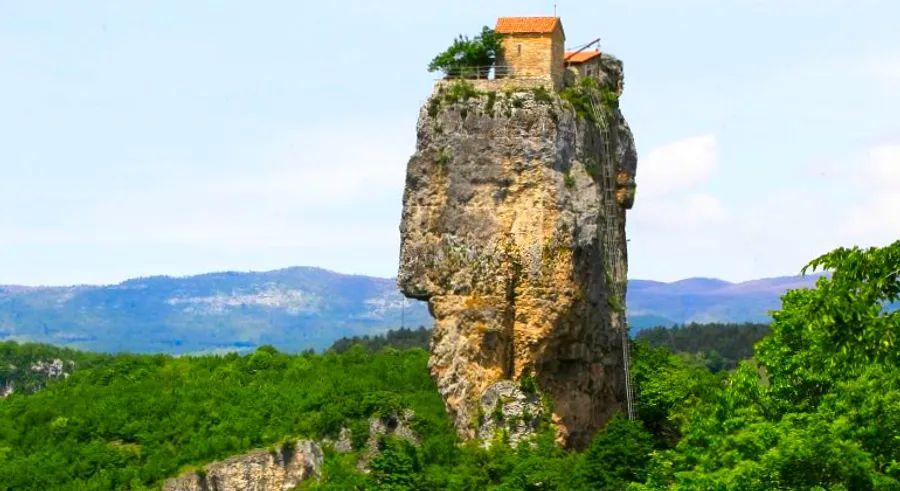 Cover Image for Katskhi Pillar: The Astonishing Church Where Brave Monks Ascend to the Divine