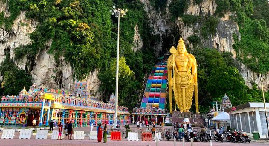 Cover Image for Day Trip from Kuala Lumpur: Explore the Majestic Batu Caves of Malaysia