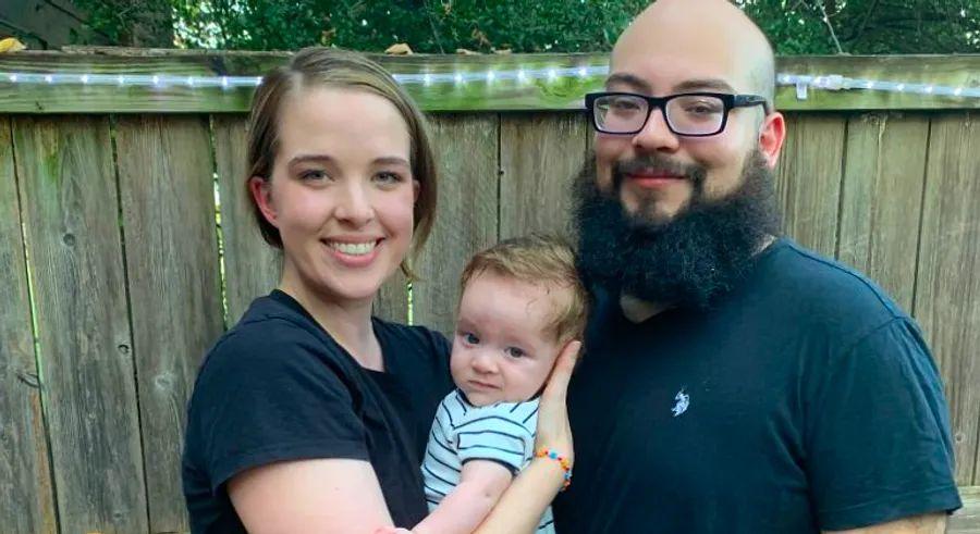 Cover Image for Texas couple ejected from restaurant for wearing masks to protect their vulnerable baby