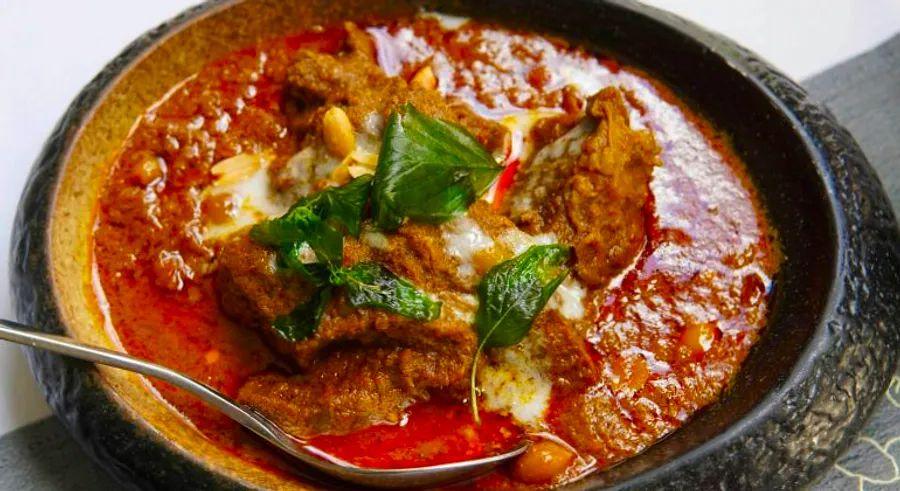 Cover Image for 30 Essential Cambodian Dishes Every Traveler Should Try