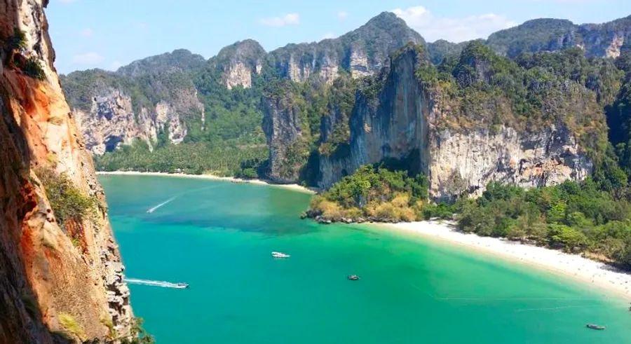 Cover Image for A lavish guide to the stunning Railay Beach in Thailand