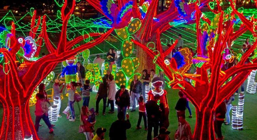 Cover Image for 8 sunny Christmas destinations to visit around the world