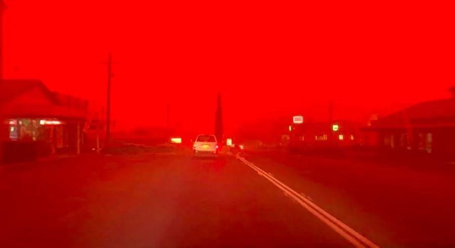 Cover Image for Is it safe to visit Australia amidst the ongoing fires?