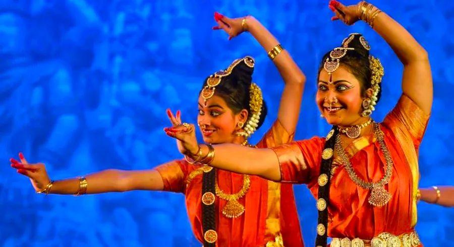 Cover Image for Five captivating dance forms in India that embody the essence of the nation