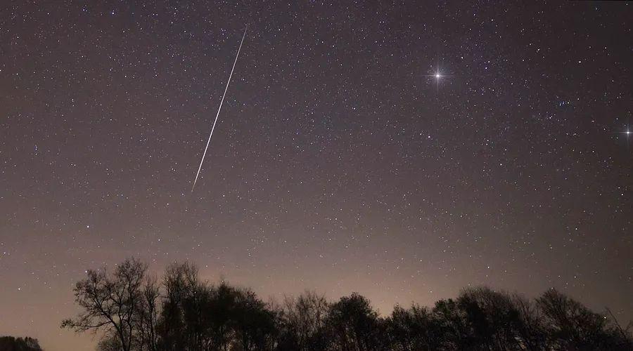 Cover Image for How to catch a glimpse of a fireball from the first phase of the Taurid meteor shower
