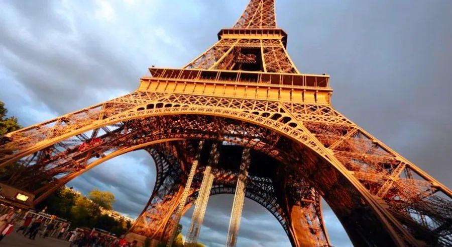 Cover Image for Original Eiffel Tower staircase up for auction