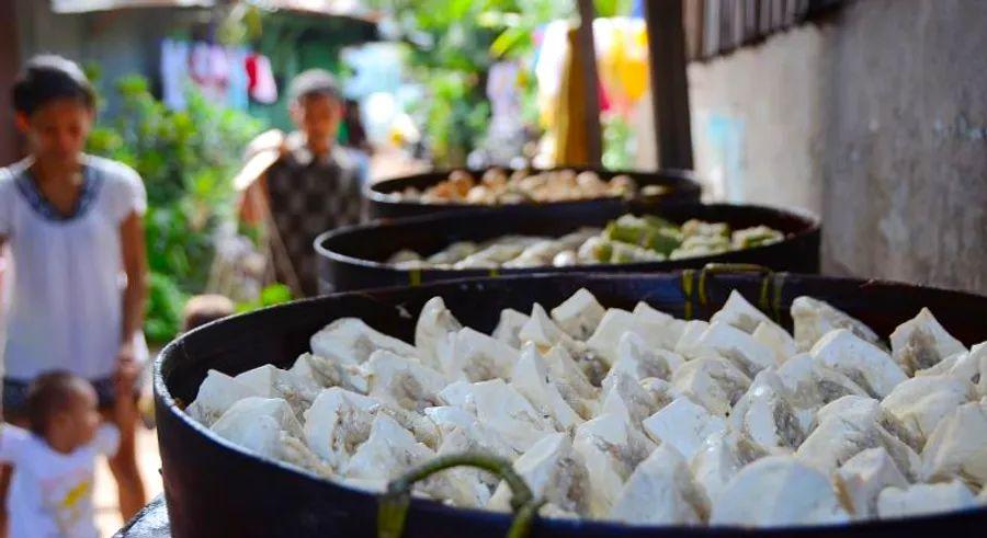Cover Image for 40 Essential Indonesian Dishes You Can’t Miss