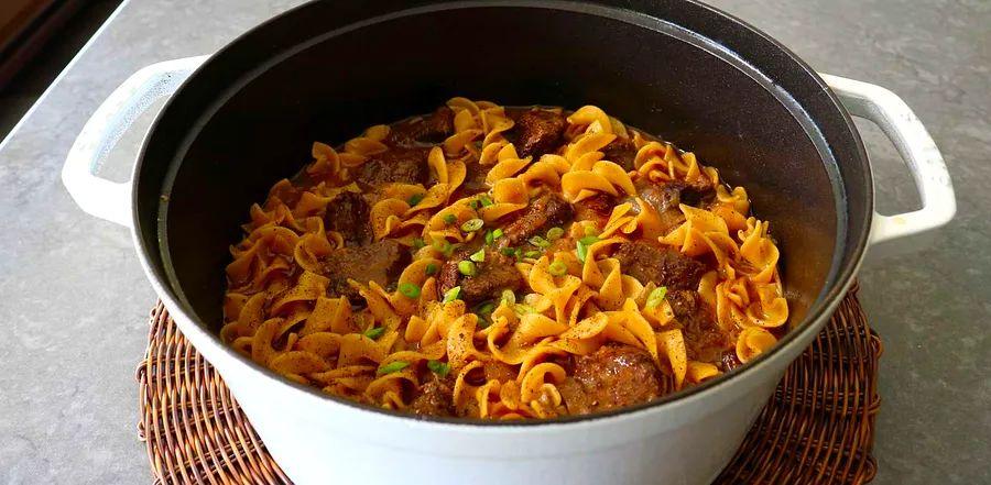Cover Image for Amish-Style Beef and Noodles