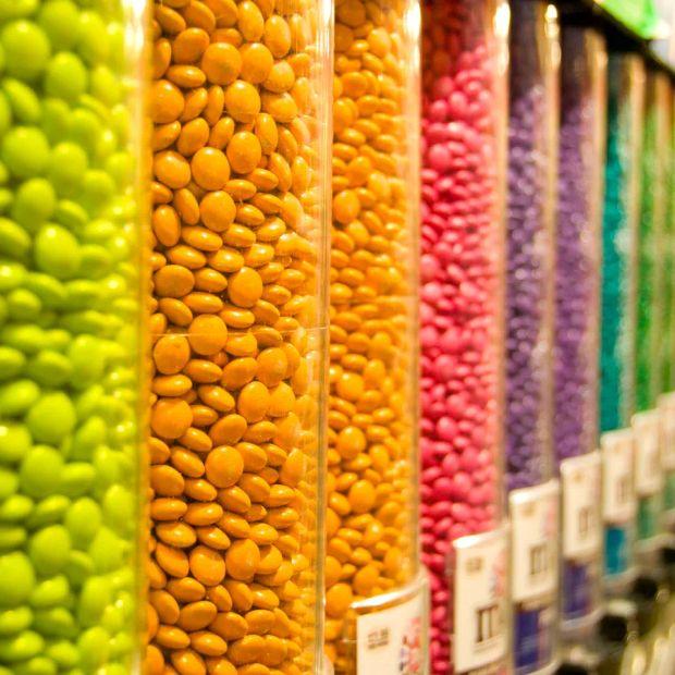 Cover Image for The True Story Behind the Invention of M&M’s