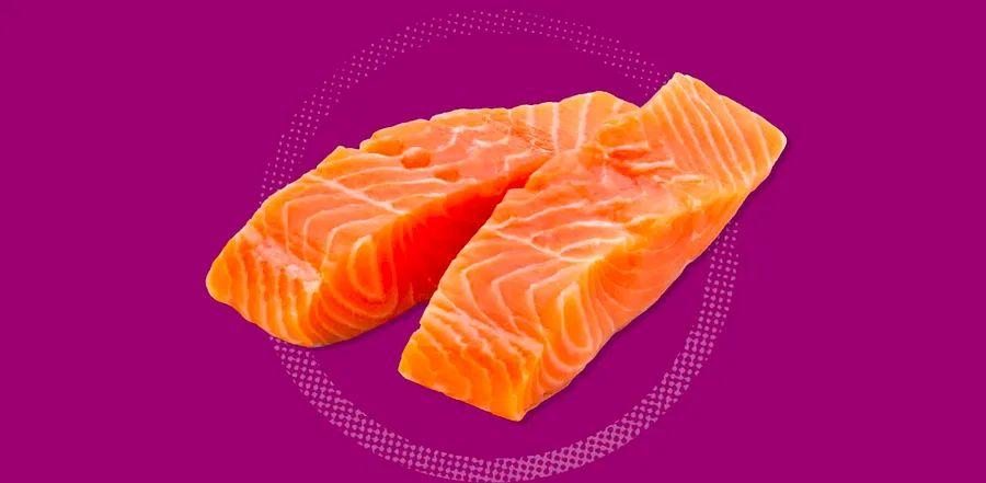 Cover Image for Get Rid of Your Salmon Right Away If You Spot These Warning Signs